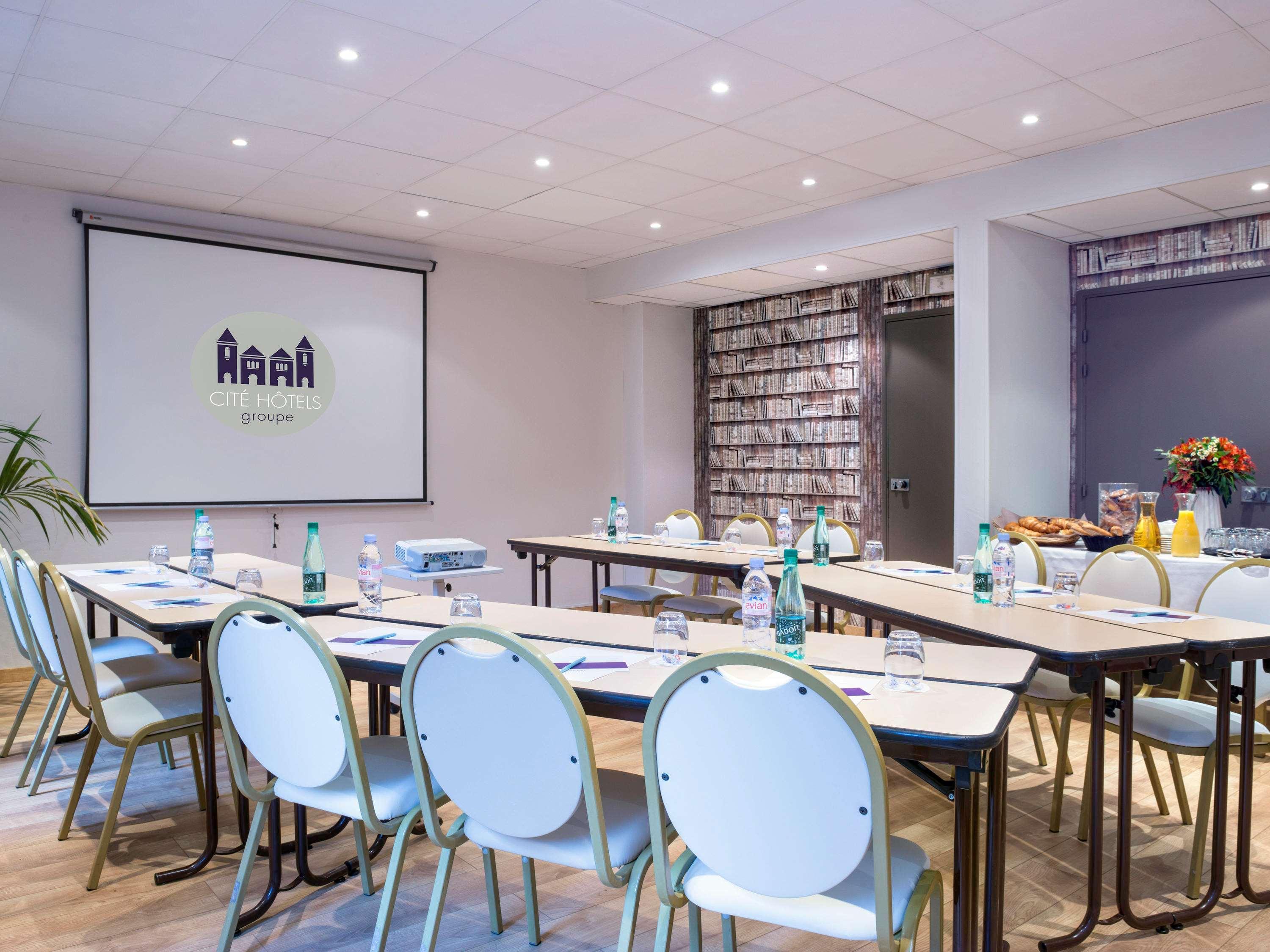 Mercure Carcassonne La Cite Екстериор снимка