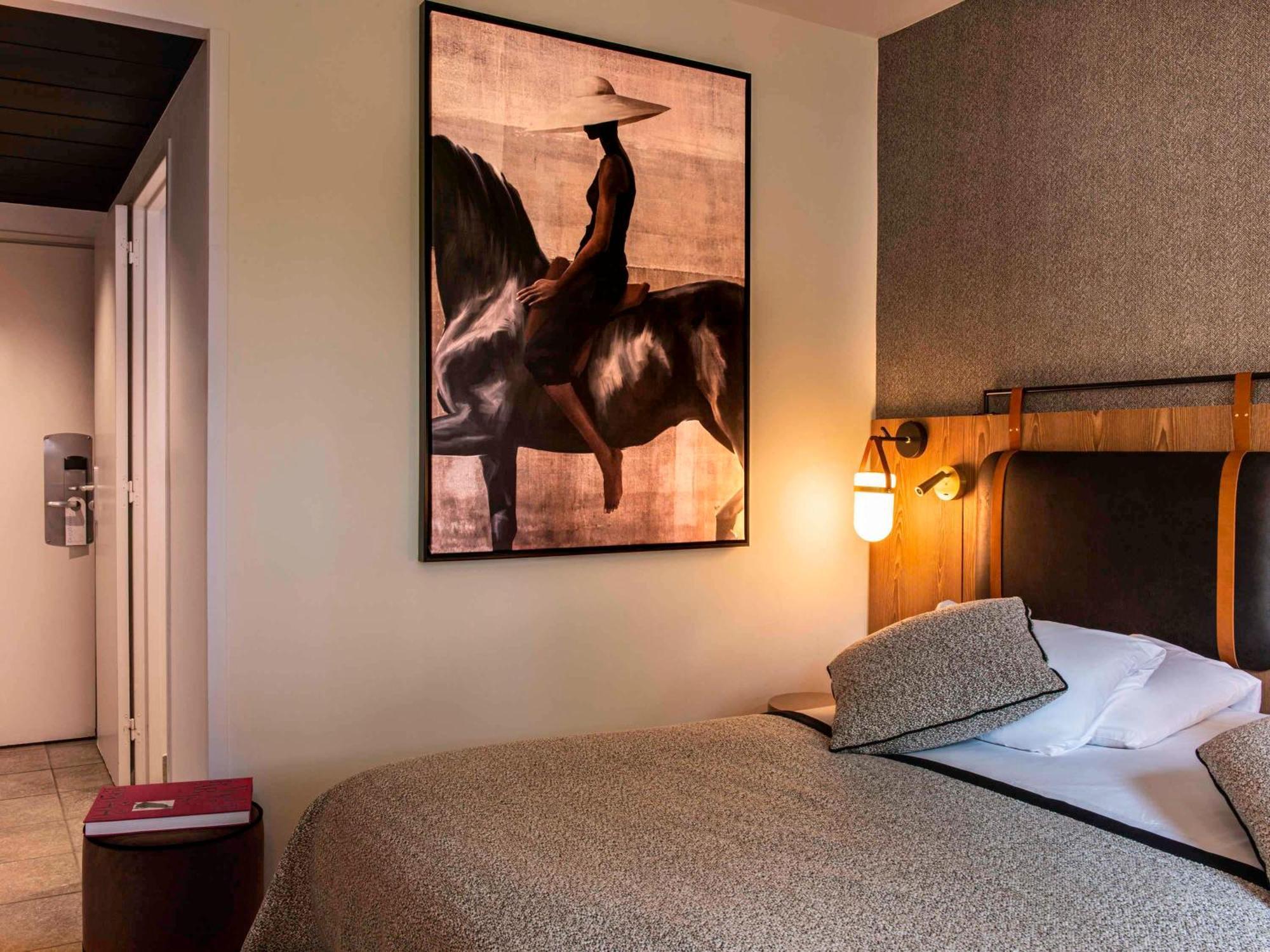Mercure Carcassonne La Cite Екстериор снимка