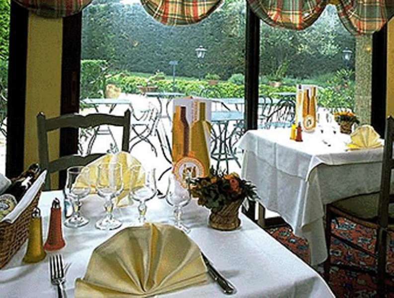 Mercure Carcassonne La Cite Ресторант снимка